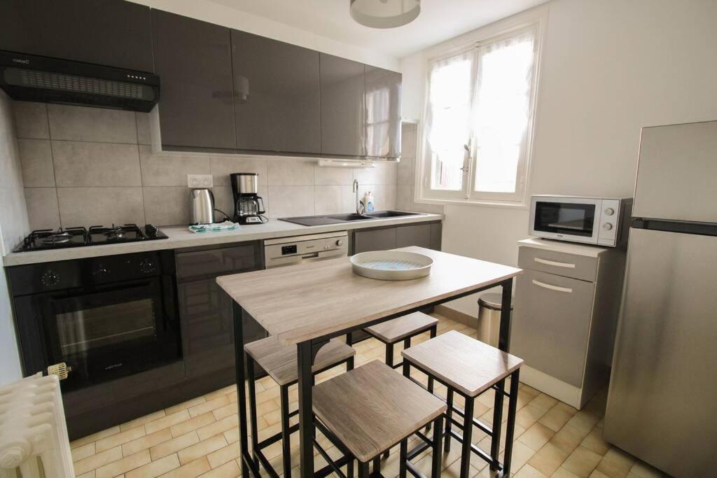 Апартаменти Joli T3 Renove / Wifi / Grand Parking La Couronne  Екстер'єр фото