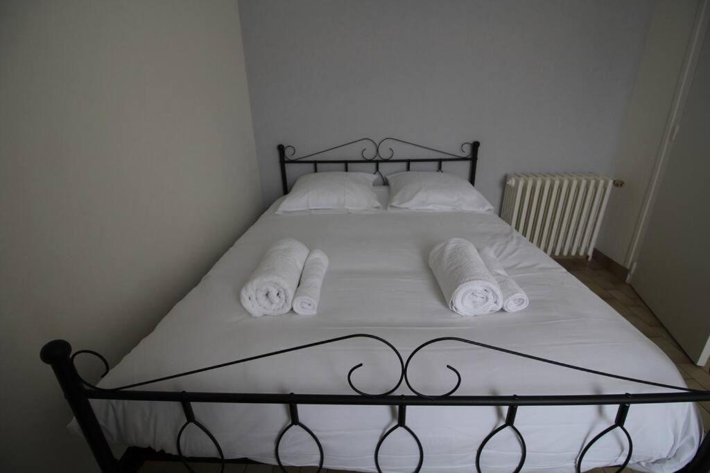 Апартаменти Joli T3 Renove / Wifi / Grand Parking La Couronne  Екстер'єр фото